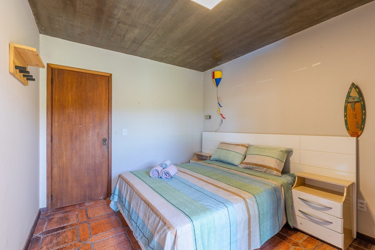 Casa de Pedra com Piscina e Área Verde Privativa — foto 20