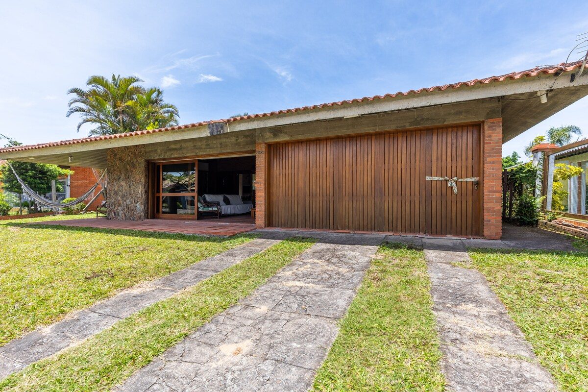 Casa de Pedra com Piscina e Área Verde Privativa — foto 34