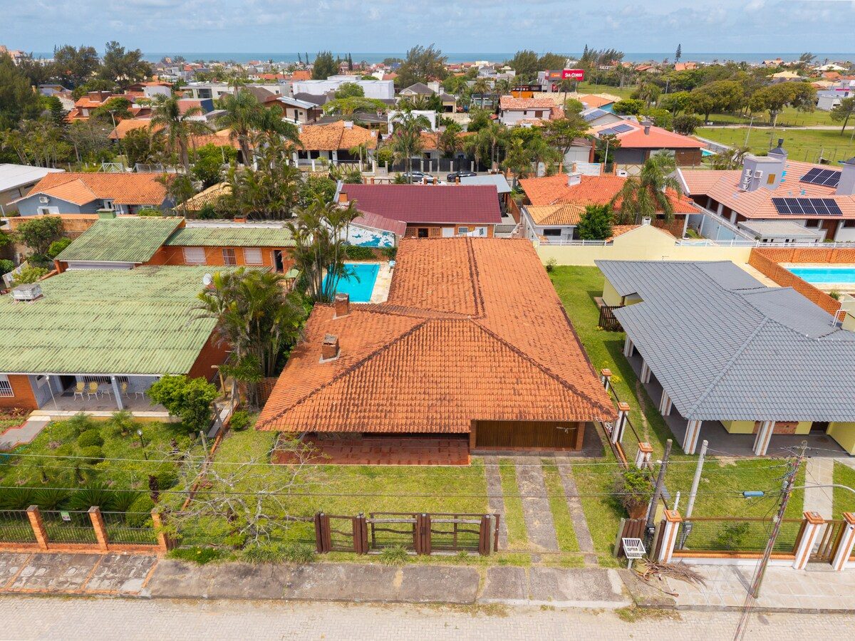 Casa de Pedra com Piscina e Área Verde Privativa — foto 36