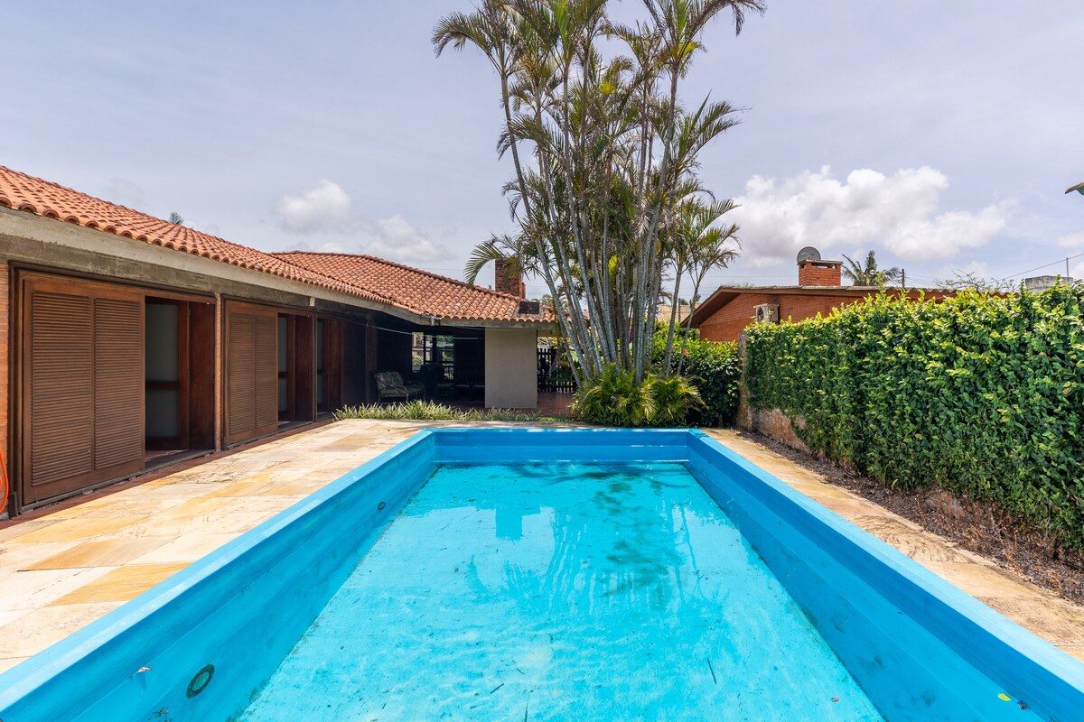 Casa de Pedra com Piscina e Área Verde Privativa — foto 38
