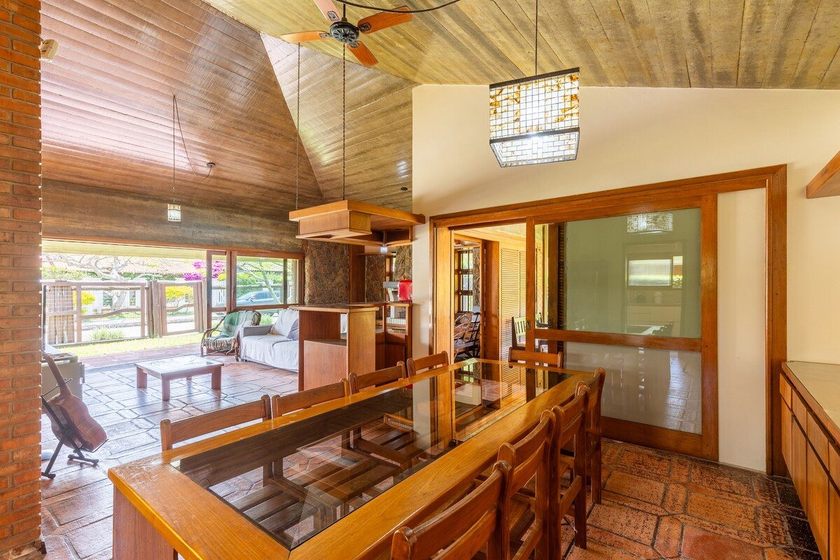 Casa de Pedra com Piscina e Área Verde Privativa — foto 49